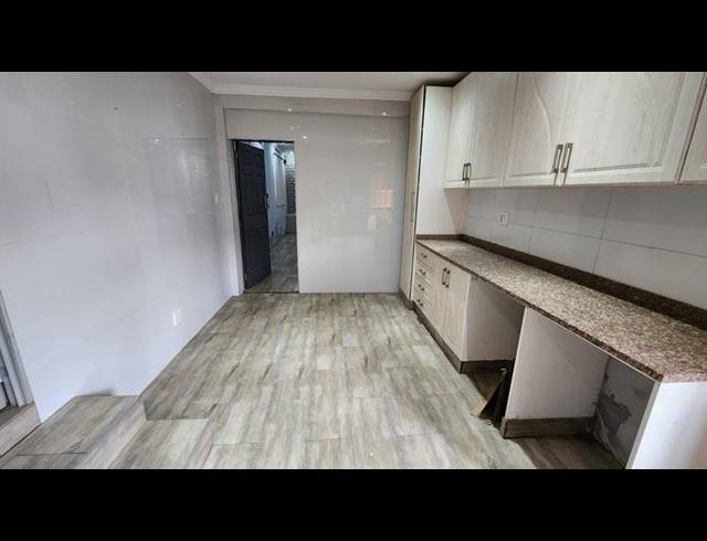 4 BEDROOM HOUSE FOR SALE IN ESCOMBE